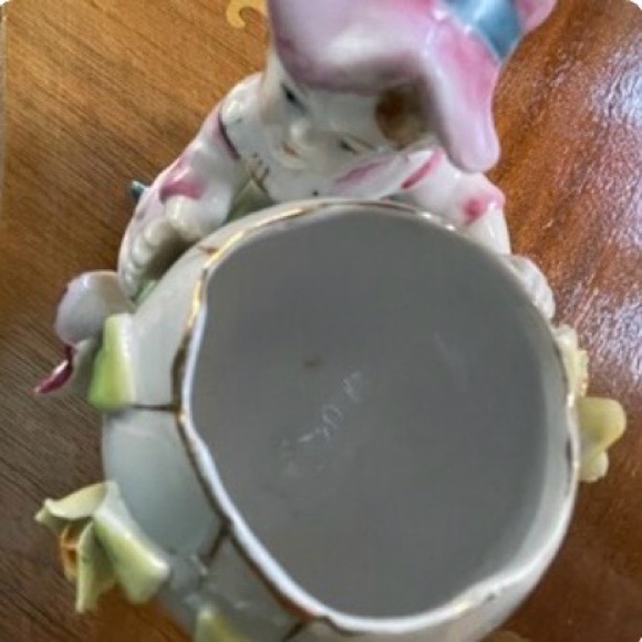 Adorable Handpainted Gilded Porcelain Springtime Figurine Vase of Little Girl - Picture 3 of 6